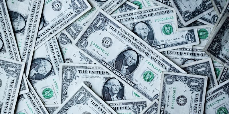 Dólar comercial vs dólar turismo: diferença e quando usar